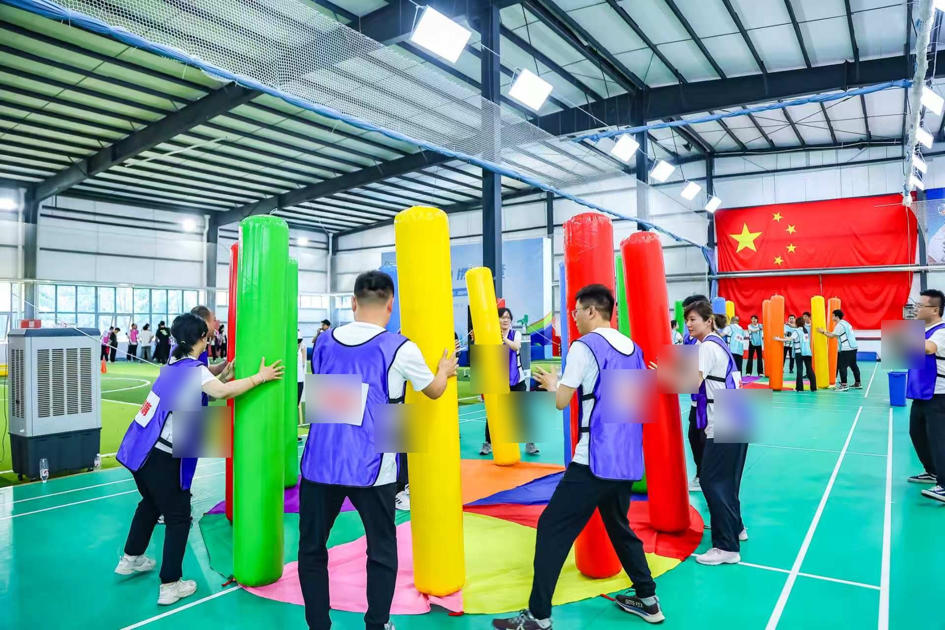 企业拓展活动现场执行图片